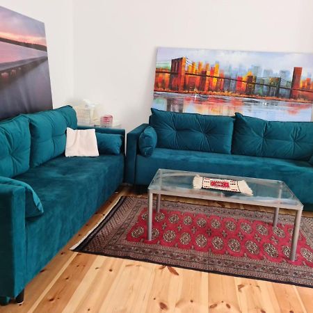 Nana-Eg-80M2 Sanierter Altbau-Parkplatz-Kleiner Garten-Wlan-Netflix-2Zimmer-Kueche-Dusche-Wanne-Waschmaschine Oberhausen  Eksteriør bilde